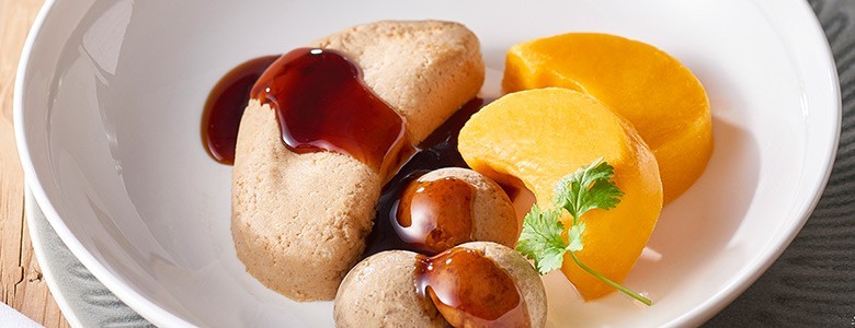 Add sauces to pureed meals Add sauces to pureed meals