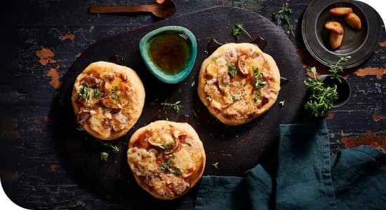 Fermented garlic honey pizza