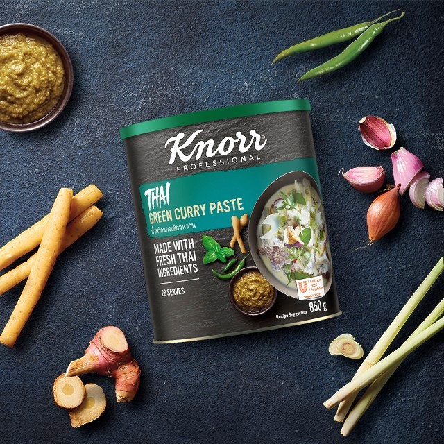 Watch: Say S̄wạs̄dī to Thai Green Curry