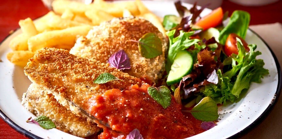 5 Quick & Easy Sauces for your Chicken Parmi