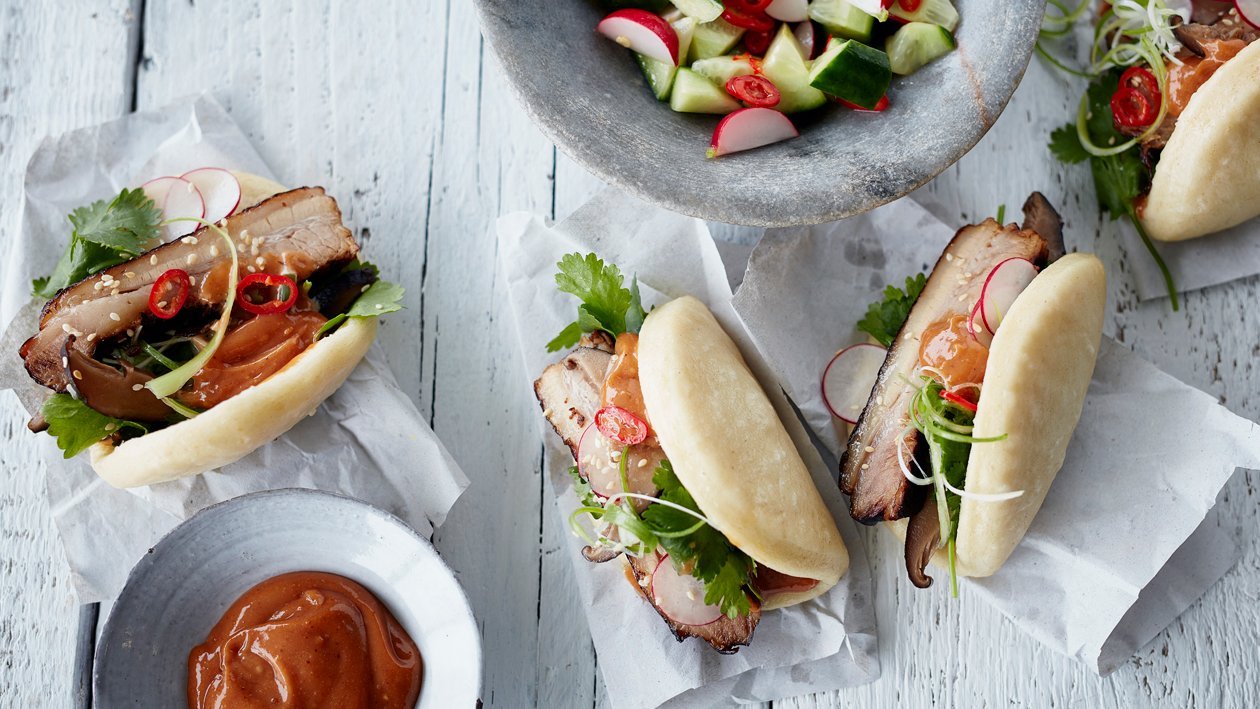 Steamed Bun with Pork Belly and hoi-sin mayonnaise – Recipe