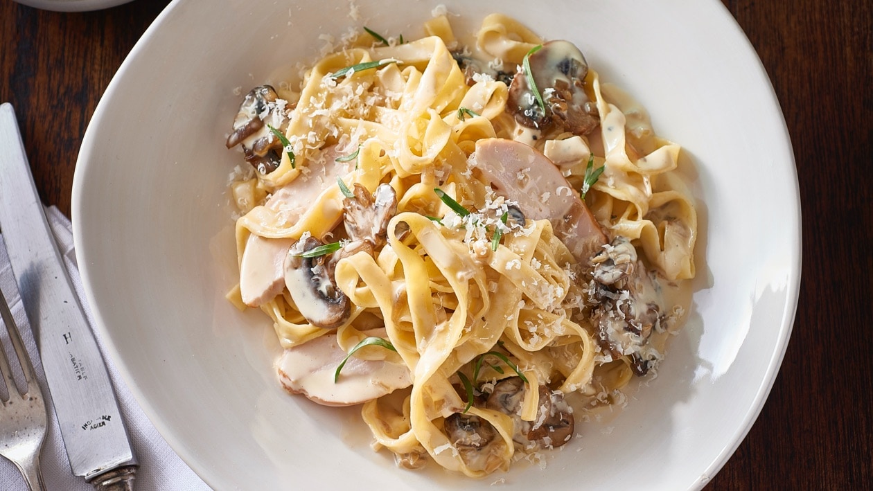 Smoked Chicken Pasta with Mushroom and Tarragon – Recipe