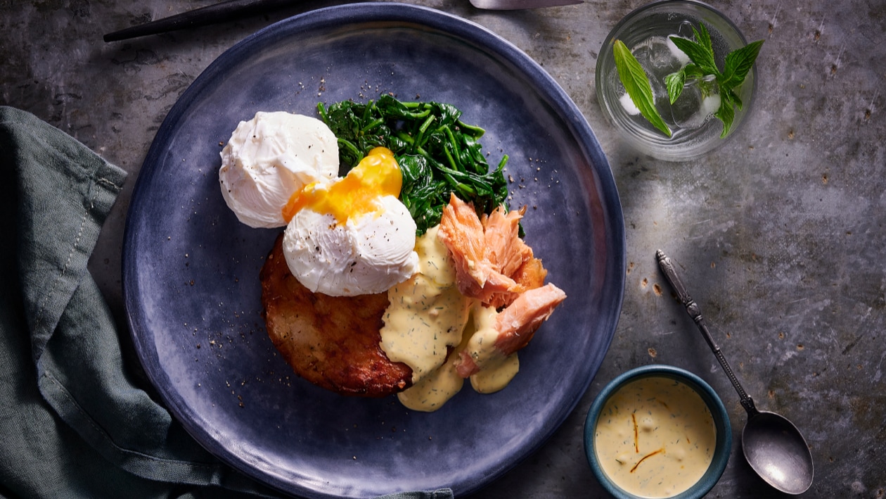 Eggs Benedict with Rosti, Hot Smoked Salmon and Saffron Hollandaise – Recipe