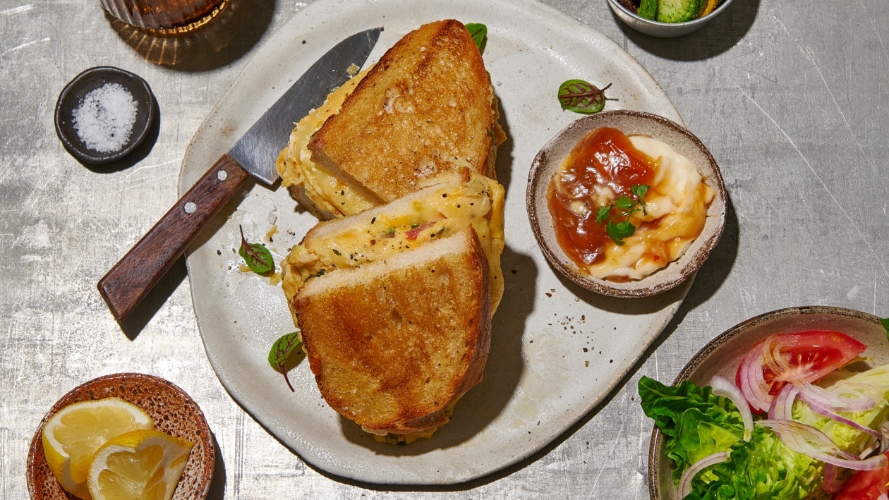 Mumbai Chilli Cheese Toastie with Sweet Mango Chutney – Recipe