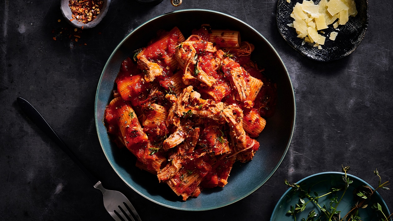 Amatriciana Pasta with Pulled Pork – Recipe