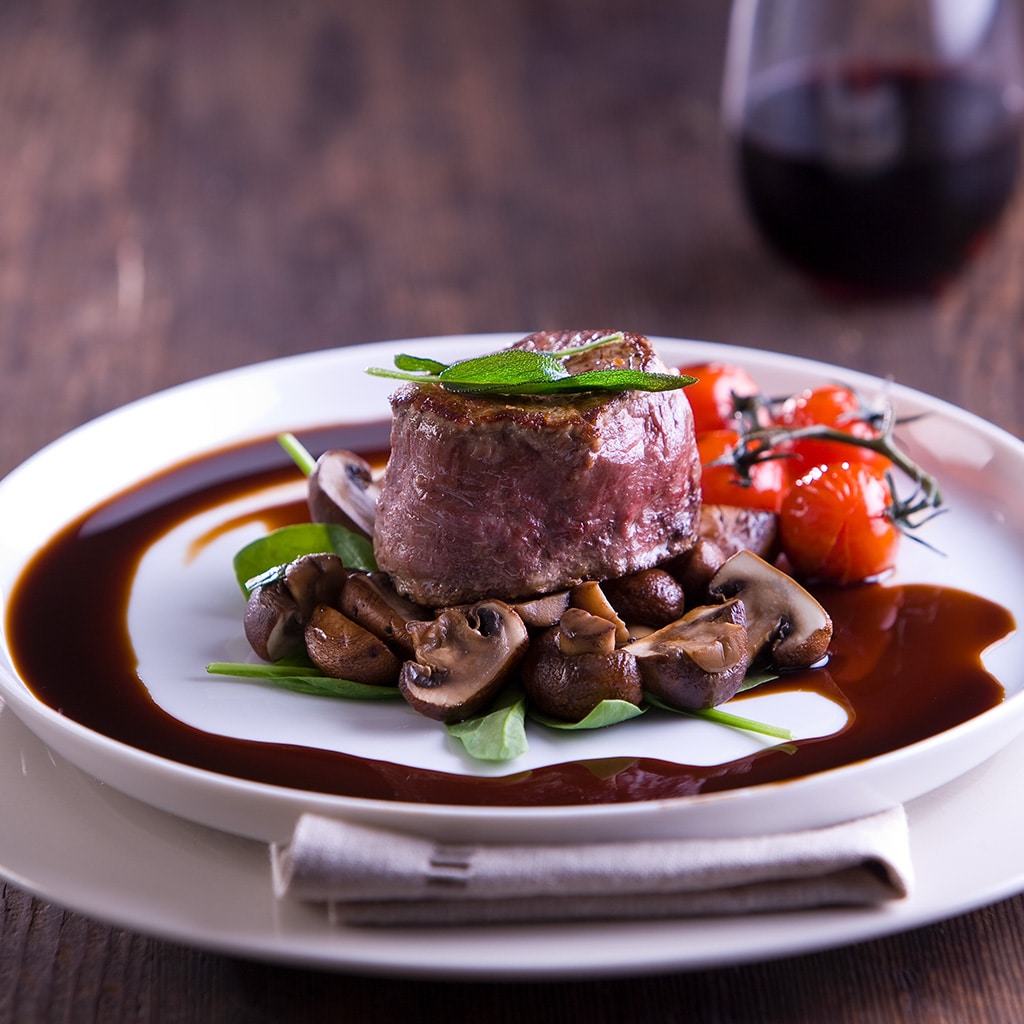 Angus Fillet with Swiss Mushrooms, Smoked Tomato and Balsamic Jus Angus Fillet with Swiss Mushrooms, Smoked Tomato and Balsamic Jus