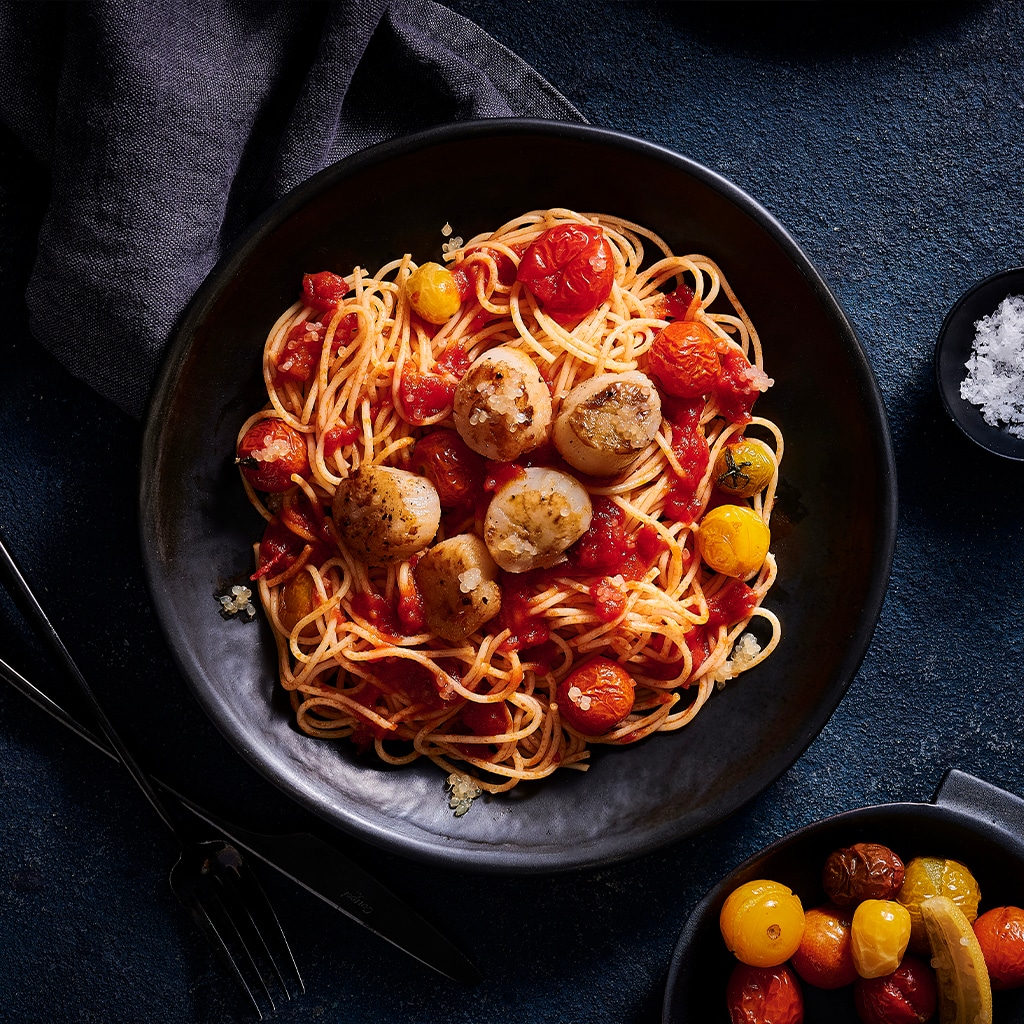 Spaghetti with Seared Scallops, Tomato and Finger Lime Spaghetti with Seared Scallops, Tomato and Finger Lime