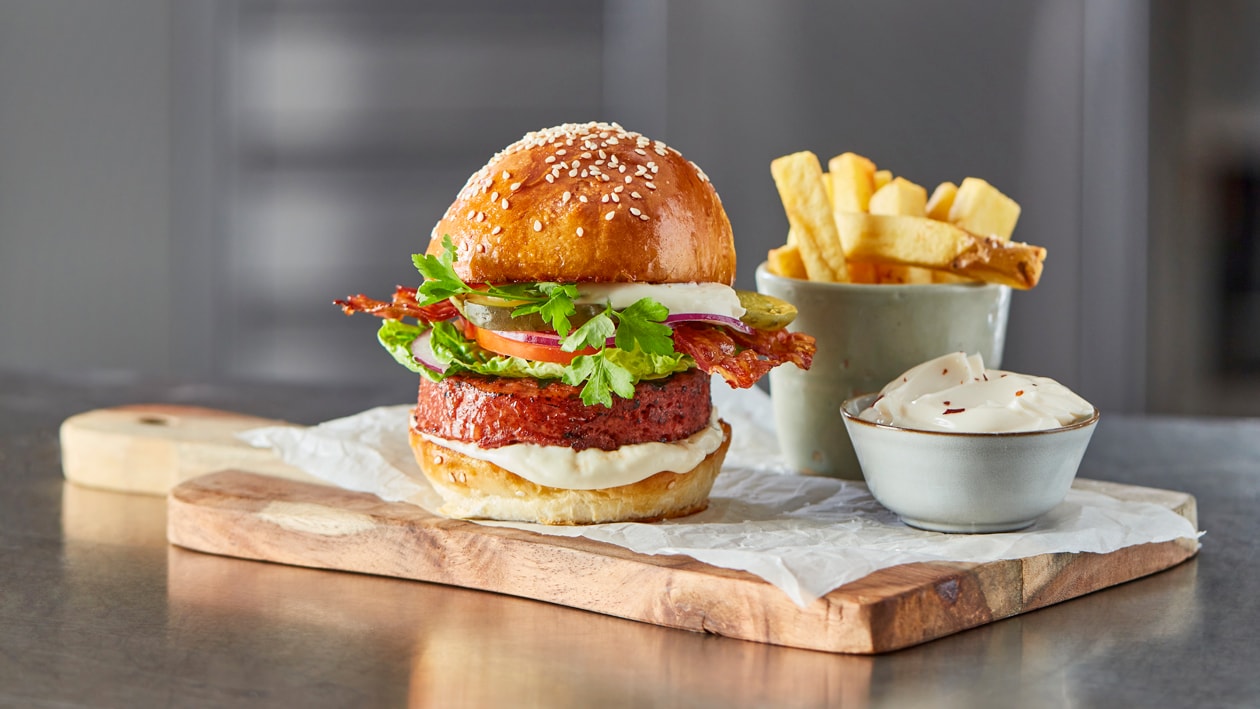 BLT Burger with Roasted Garlic Aioli – Recipe
