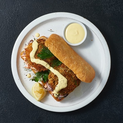 KNORR Hollandaise Sauce Gluten Free 1L - Made with 100% cage-free eggs for close-to-scratch taste. This versatile sauce can be used as a pour over sauce, as a dip, or as a base for delicious flavour mash-ups.