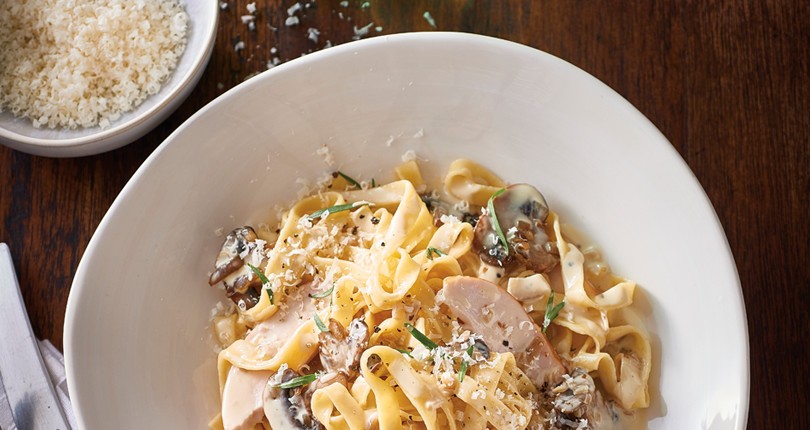 Smoked Chicken Pasta with Mushroom & Tarragon Smoked Chicken Pasta with Mushroom & Tarragon
